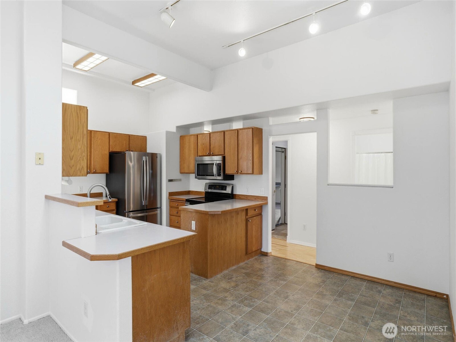 2556 Northwest Norwood Street Camas, WA 98607 - Photo 11 of 39