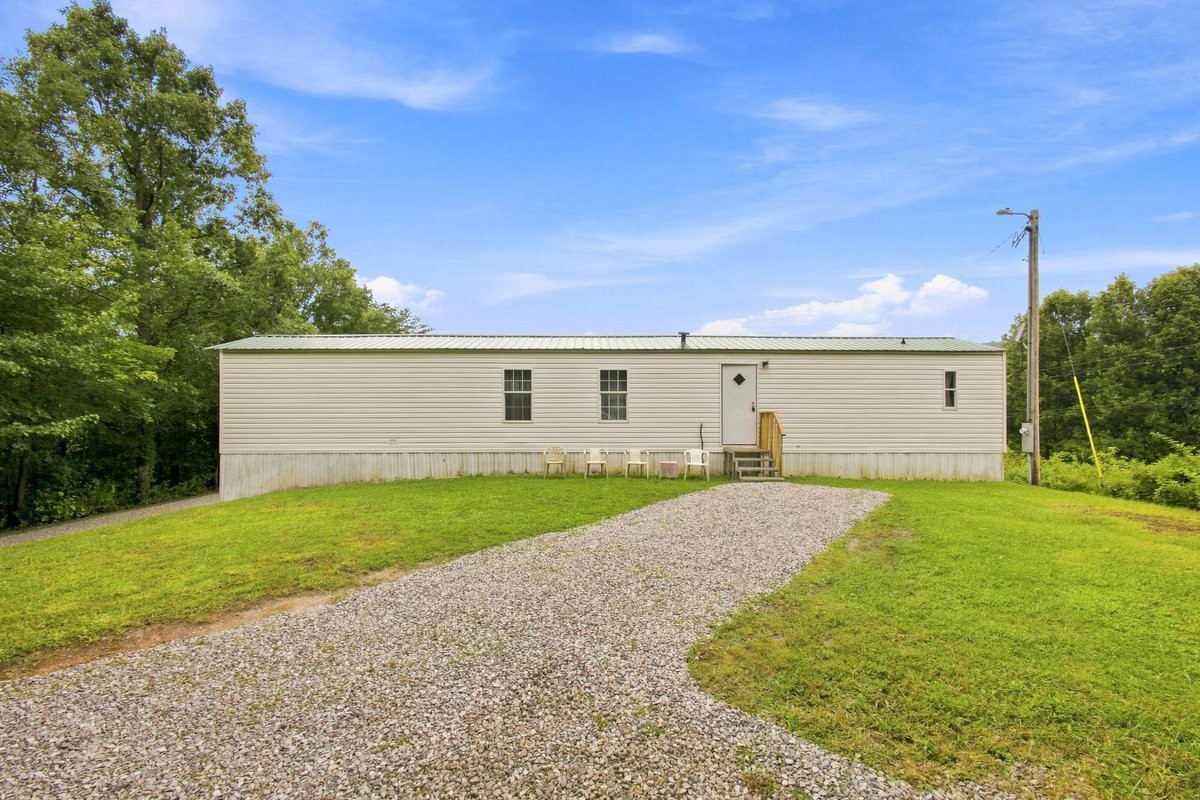 358 Silcox Road Pioneer, TN 37847 - Photo 4 of 30 Gallery Image 4