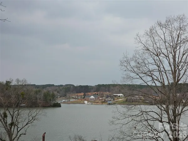 $325,000 | 3431 6th St Drive Northwest, Hickory, NC 28601