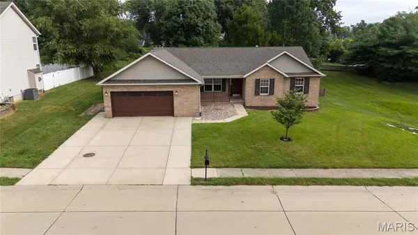 $325,000 | 2763 Cascade Lake Drive, Shiloh, IL 62221