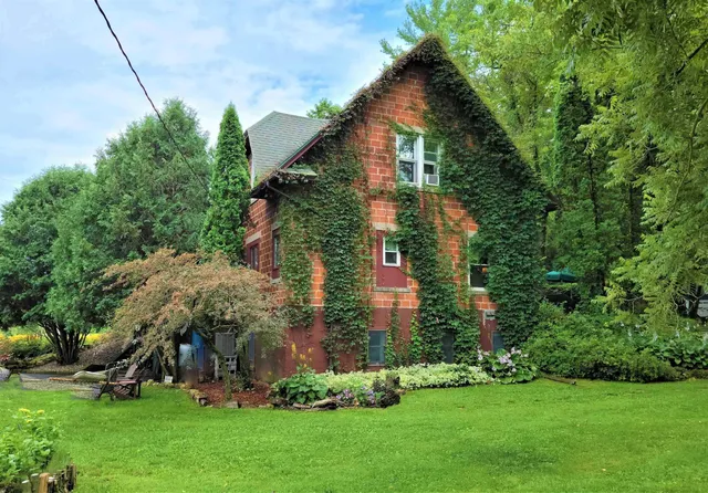 $342,800 | 49501 Highway 171, Gays Mills, WI 54631