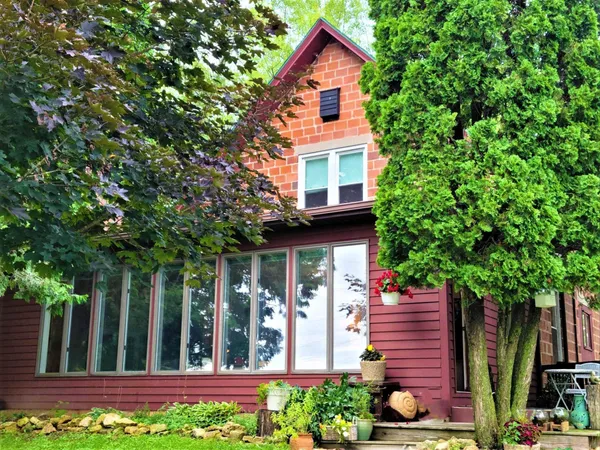 $335,500 | 49501 Highway 171, Gays Mills, WI 54631