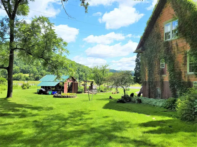 $342,800 | 49501 Highway 171, Gays Mills, WI 54631