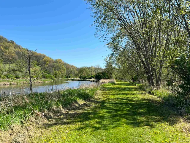 $342,800 | 49501 Highway 171, Gays Mills, WI 54631