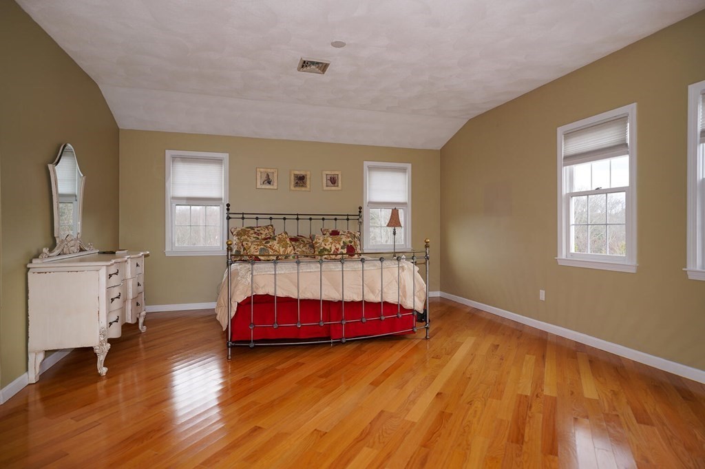 118 Dean Road Marlborough, MA 01752 - Photo 20 of 27 Gallery Image 20