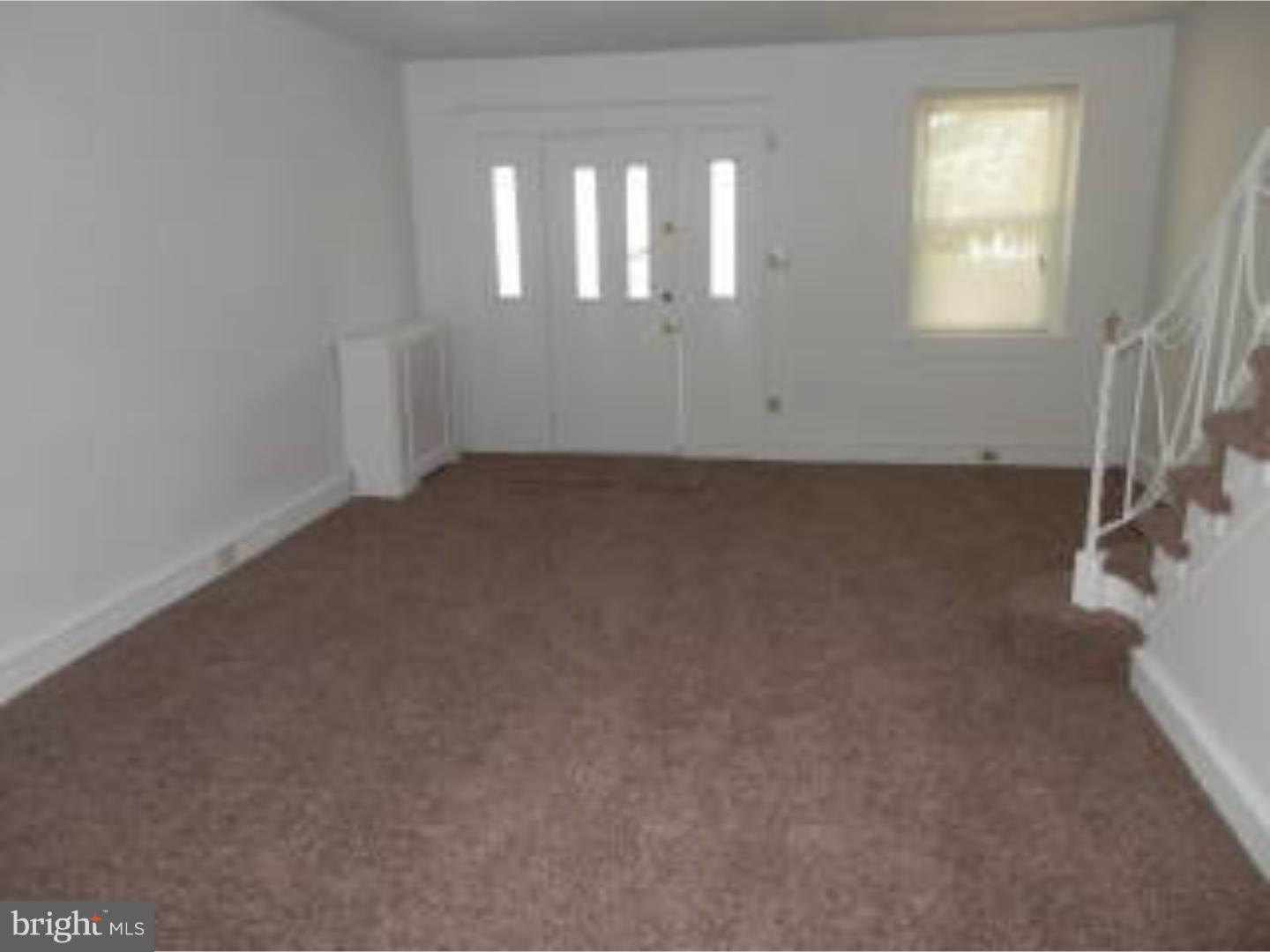 4455 Sherwood Road Philadelphia, PA 19131 - Photo 4 of 13 Living Room