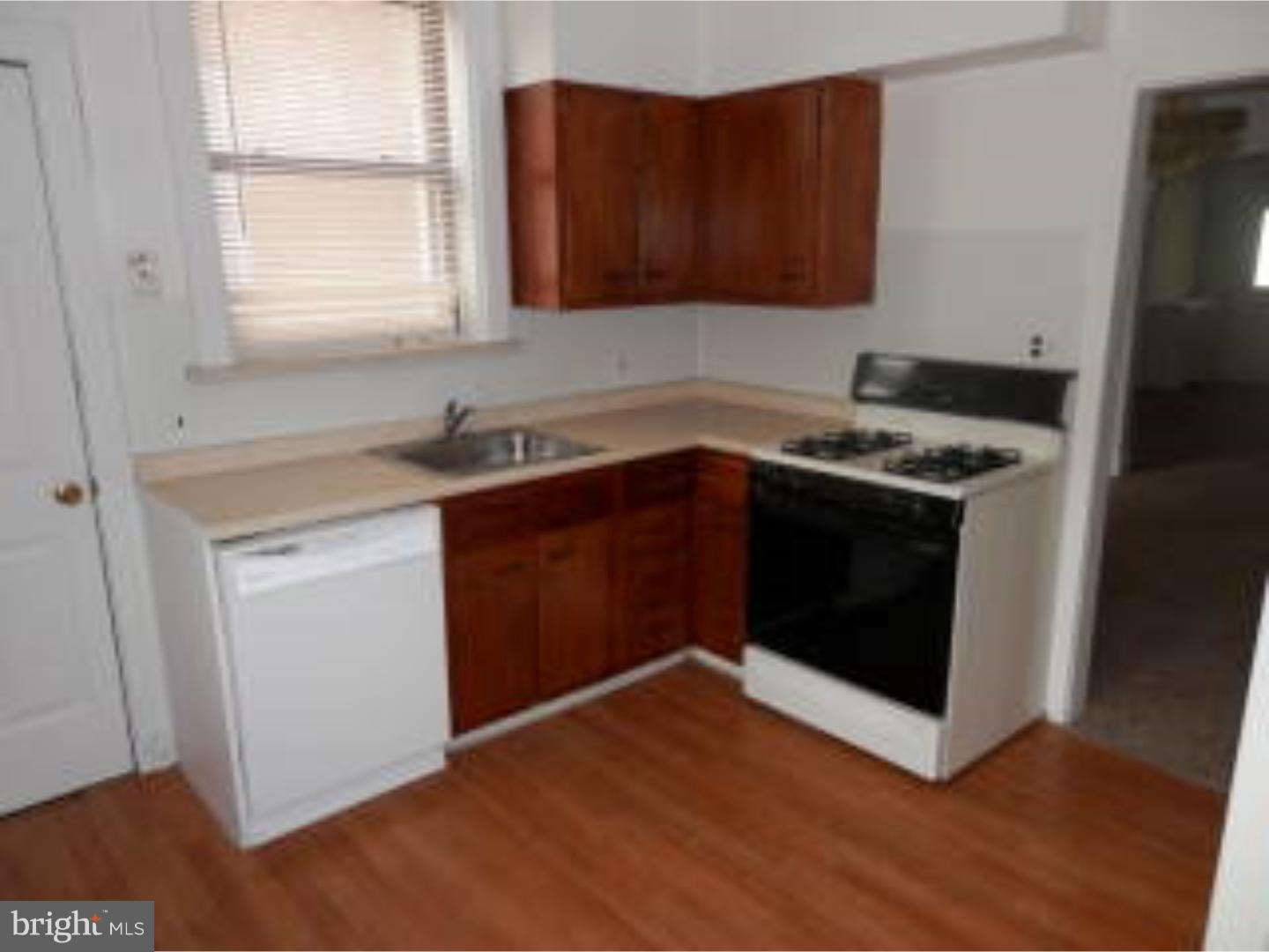 4455 Sherwood Road Philadelphia, PA 19131 - Photo 6 of 13 Kitchen
