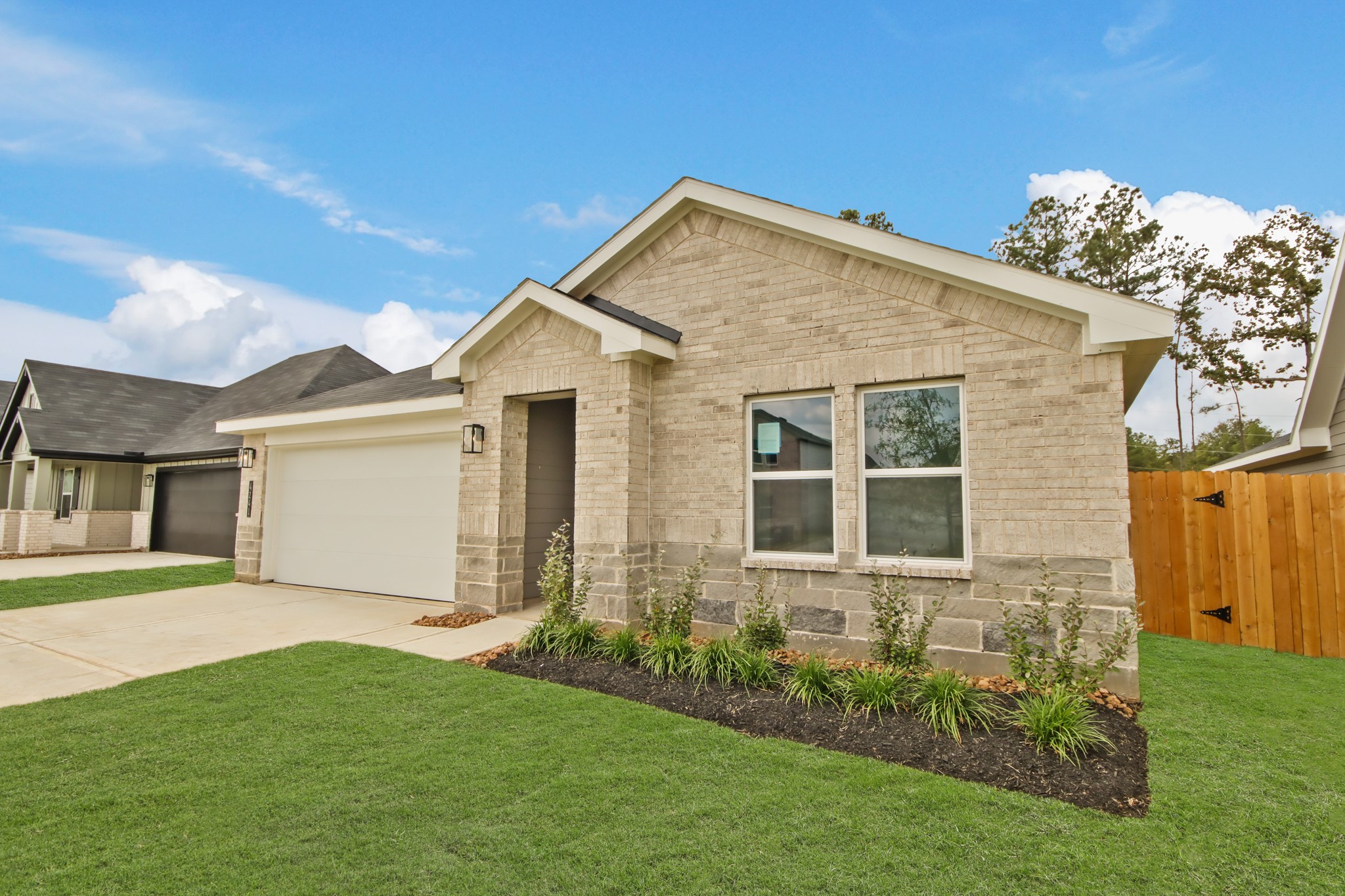 4241 Multnomah Falls Drive Conroe, TX 77303 - Photo 2 of 27