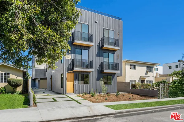$5,200 | 2204 1/2 Carmona Avenue, Los Angeles, CA 90016