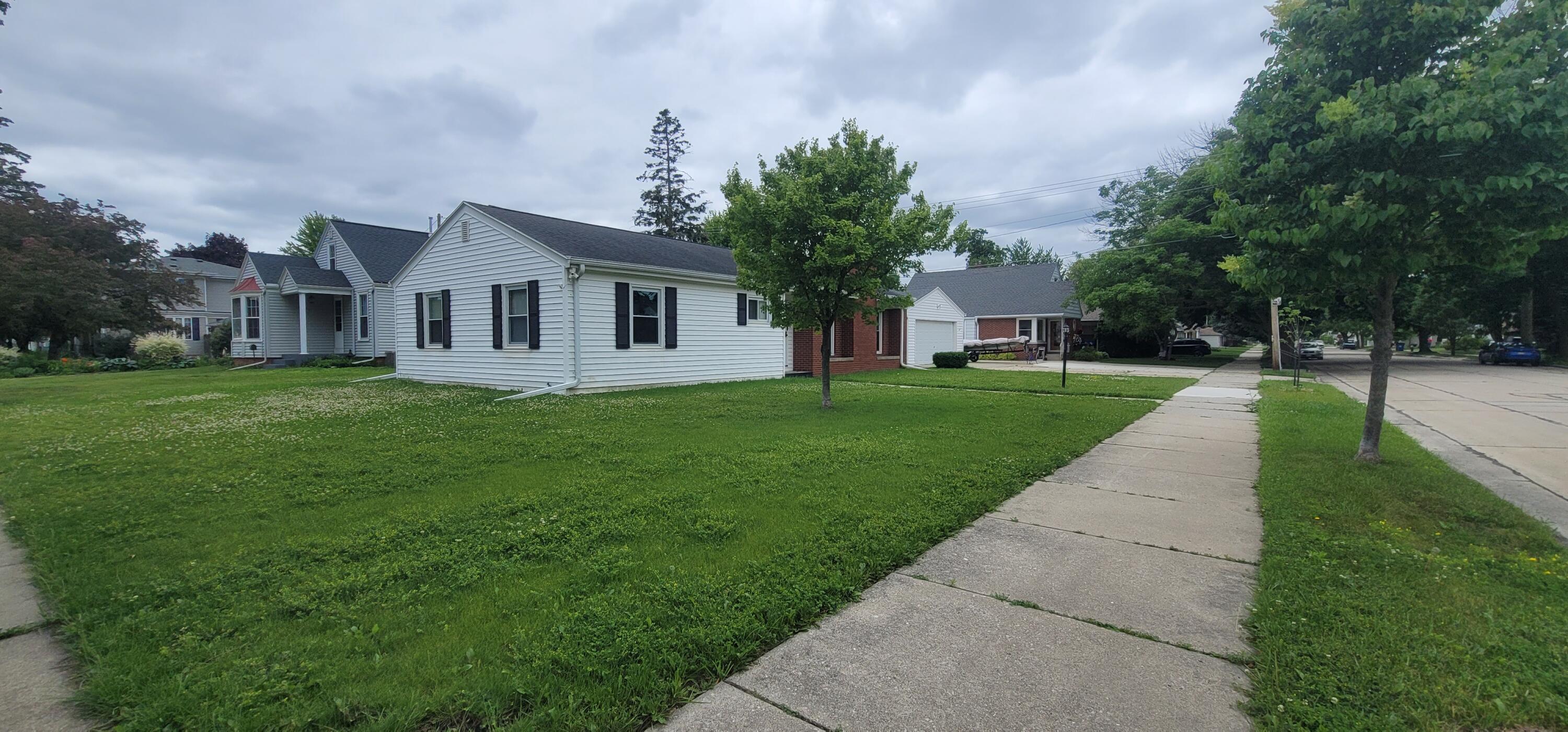 601 Isabelle Avenue Racine, WI 53402 - Photo 8 of 39 Exterior (1)