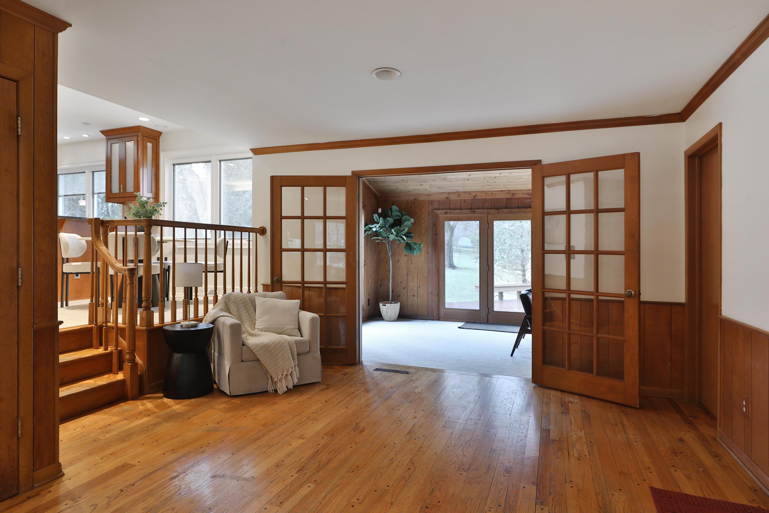 4347 Castleton Road Columbus, OH 43220 - Photo 24 of 71 Family Room