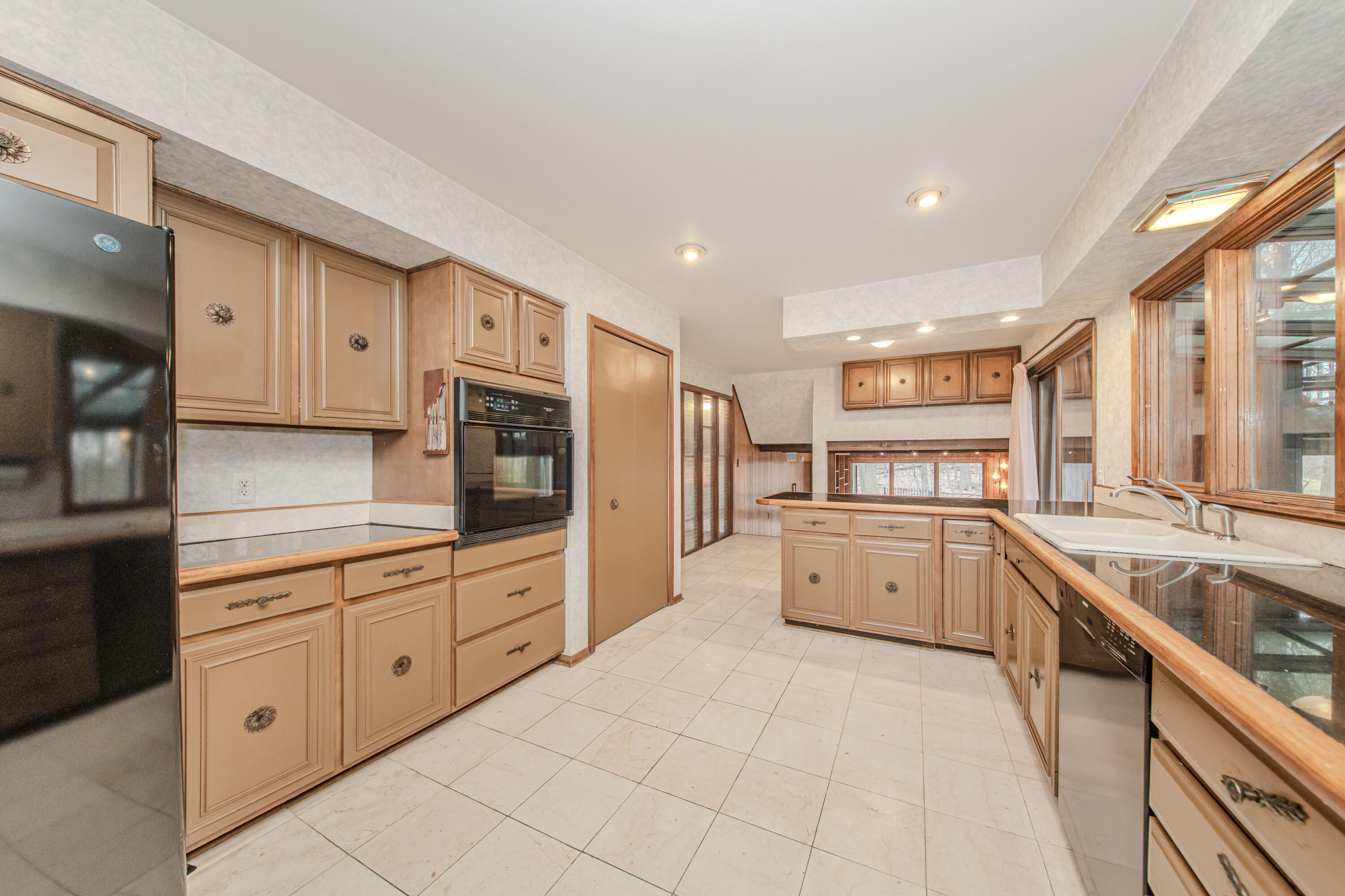 4710 Cove Road West Bloomfield, MI 48323 - Photo 23 of 121 05725012083_121