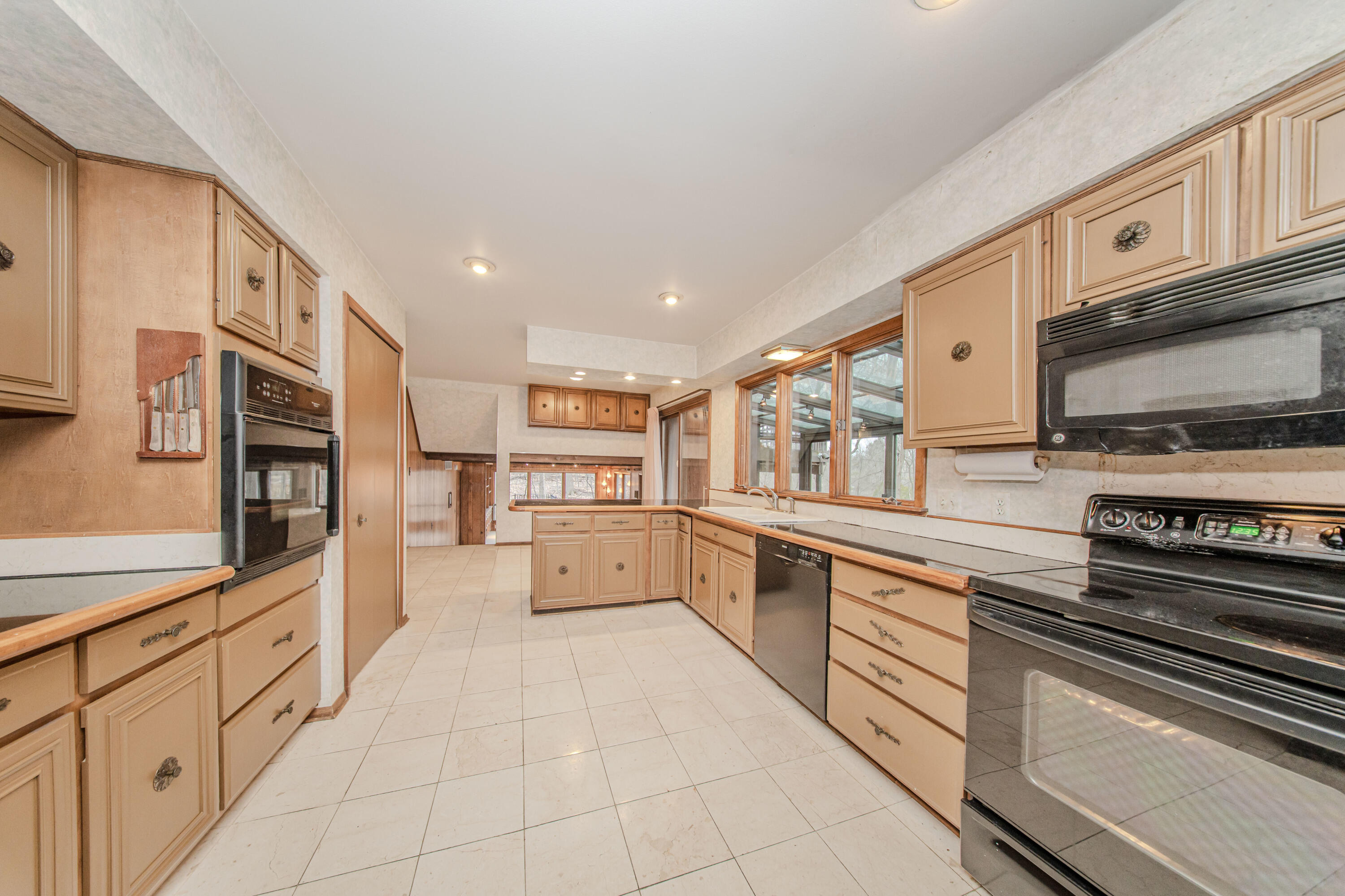 4710 Cove Road West Bloomfield, MI 48323 - Photo 24 of 121 05825012083_119