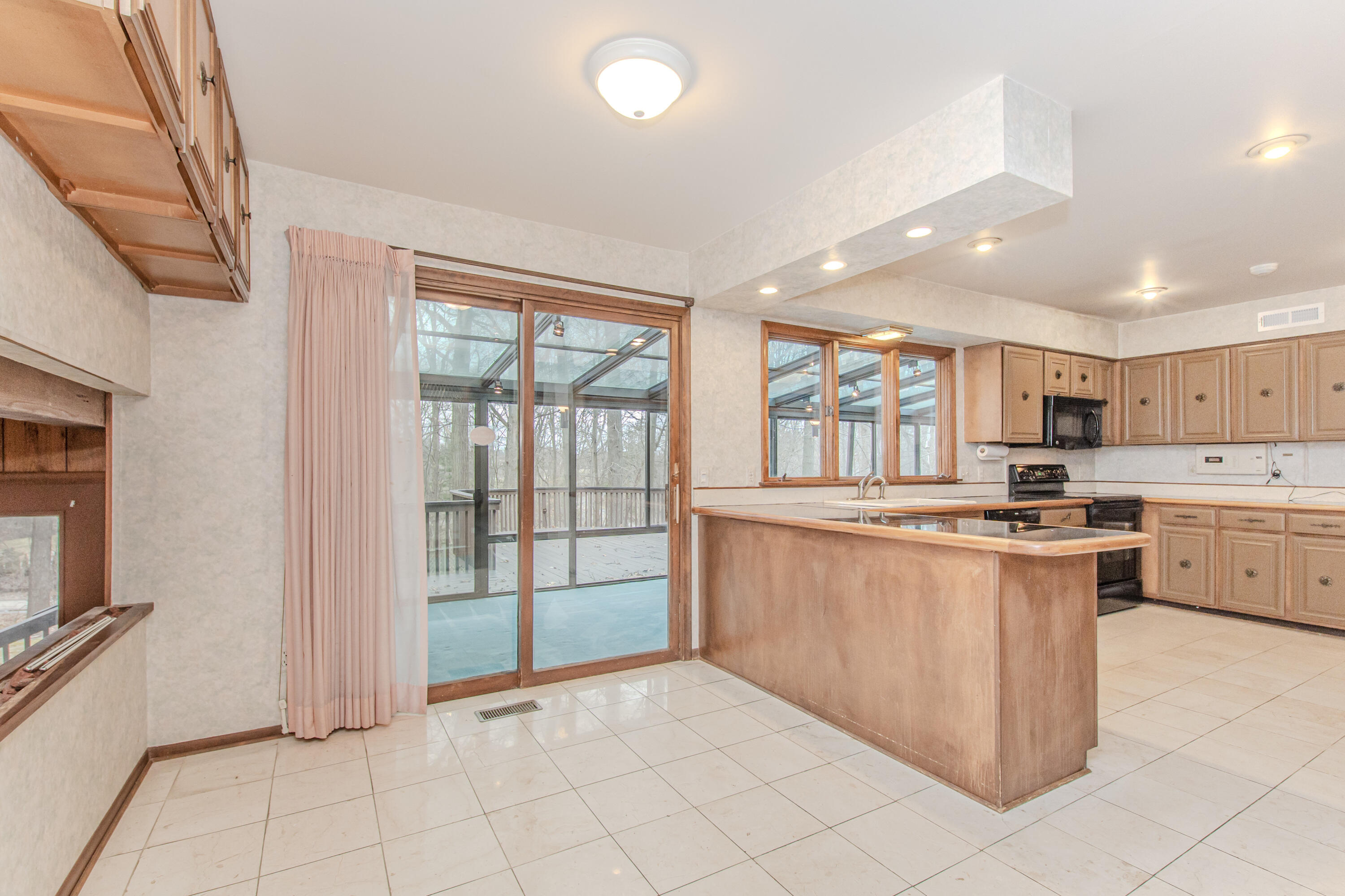 4710 Cove Road West Bloomfield, MI 48323 - Photo 26 of 121 06025012083_115