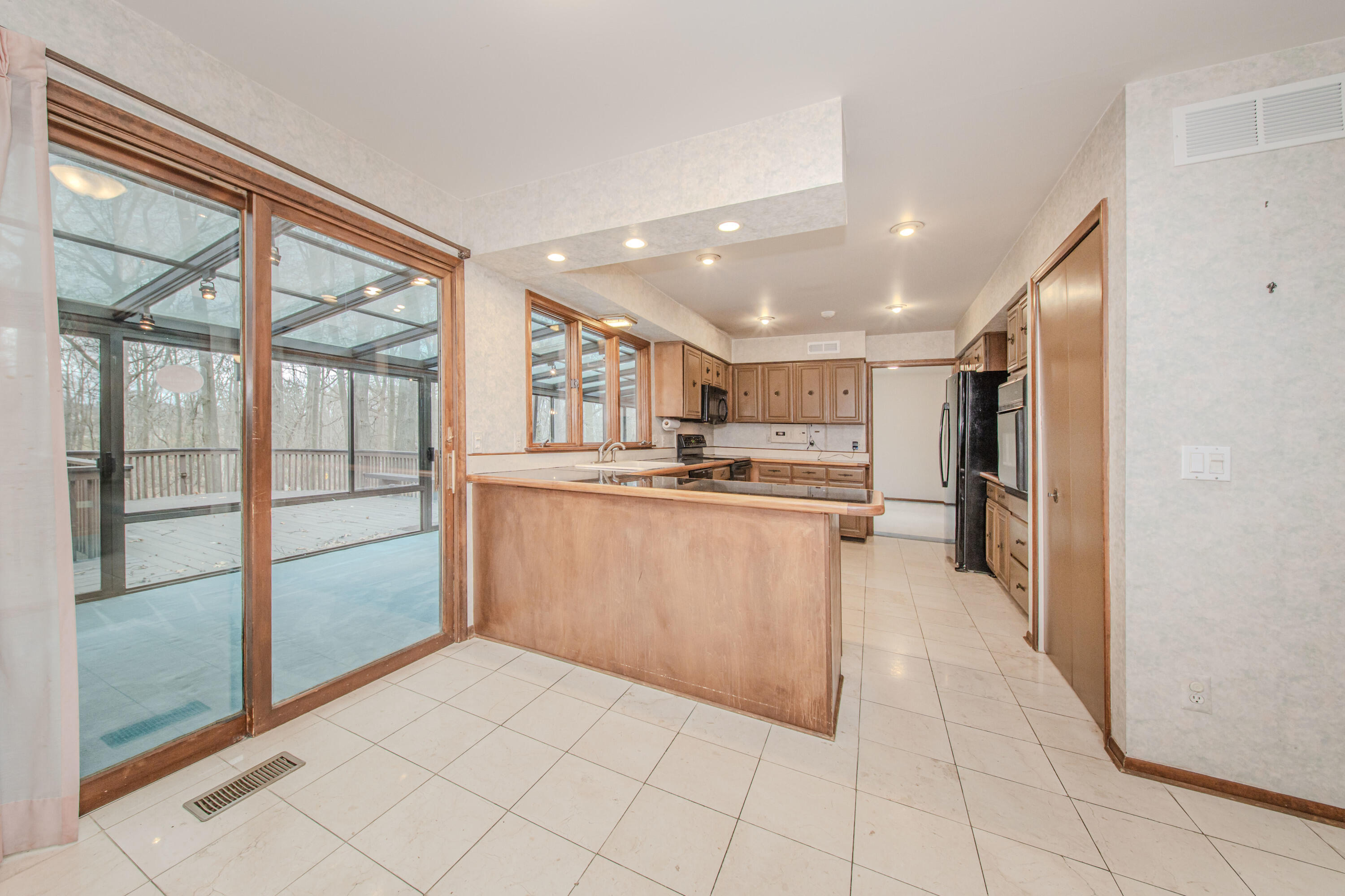 4710 Cove Road West Bloomfield, MI 48323 - Photo 27 of 121 06125012083_116