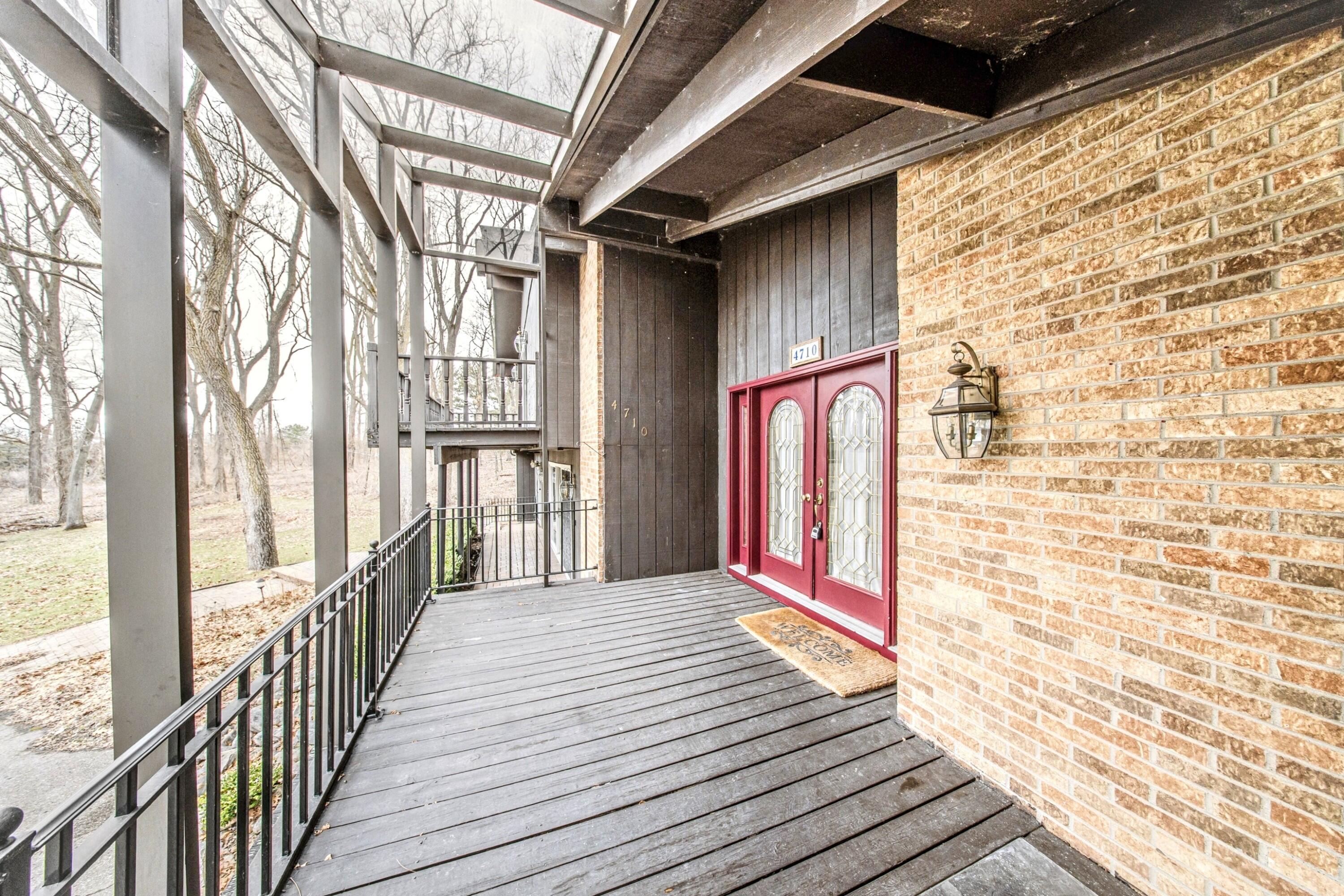 4710 Cove Road West Bloomfield, MI 48323 - Photo 4 of 121 02125012083_92