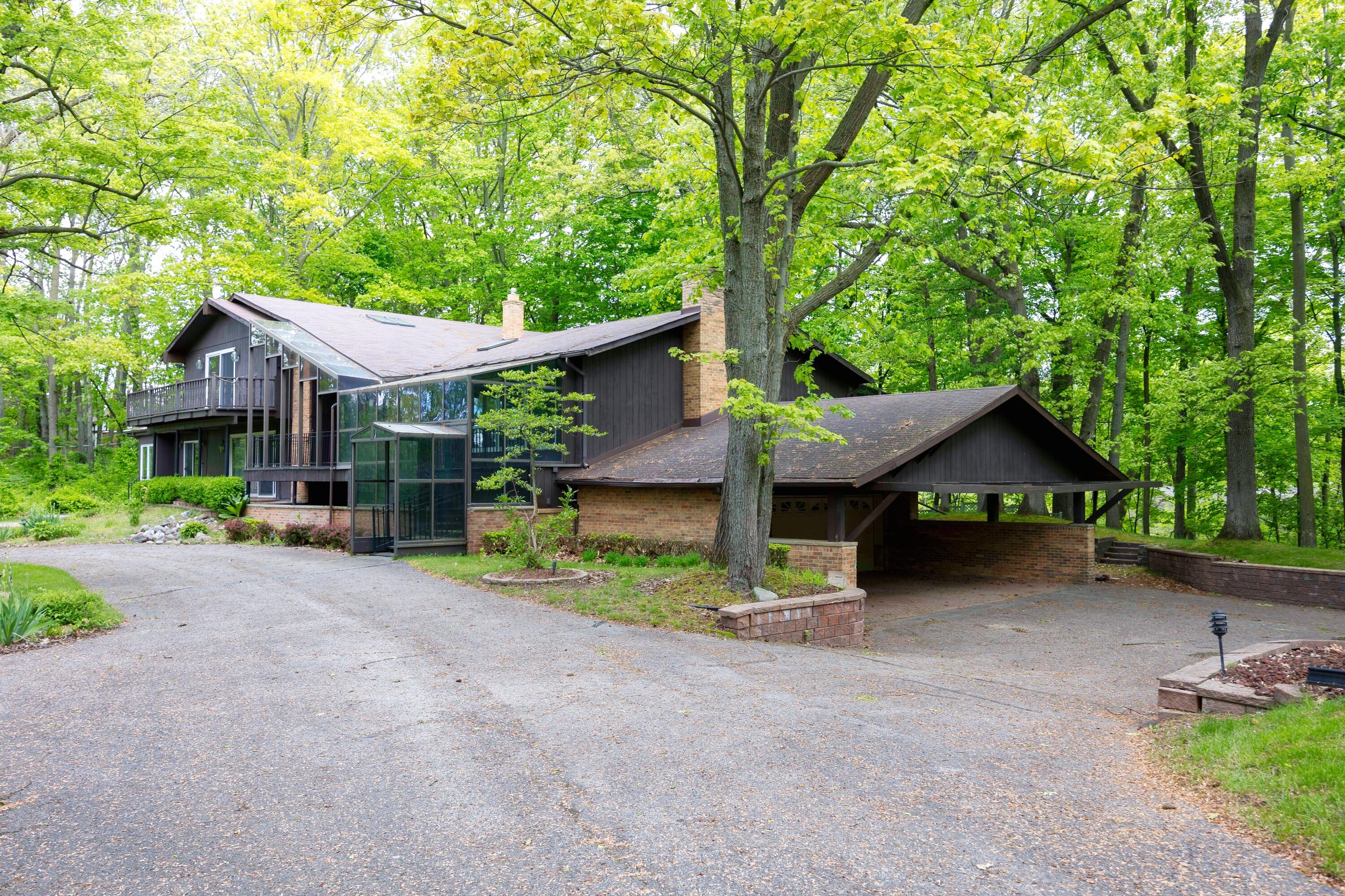 4710 Cove Road West Bloomfield, MI 48323 - Photo 46 of 121 08225012083_29
