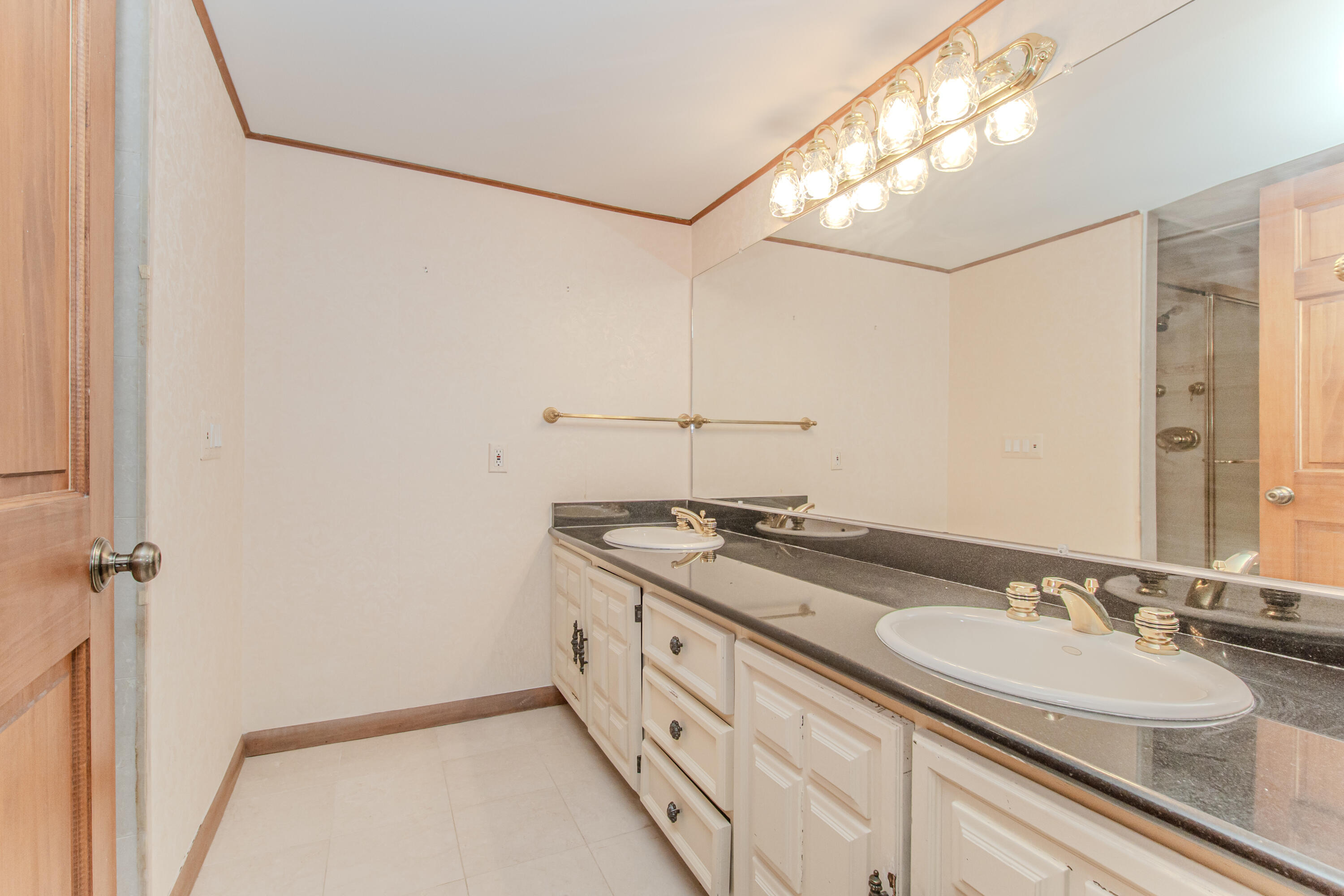 4710 Cove Road West Bloomfield, MI 48323 - Photo 62 of 121 10125012083_56