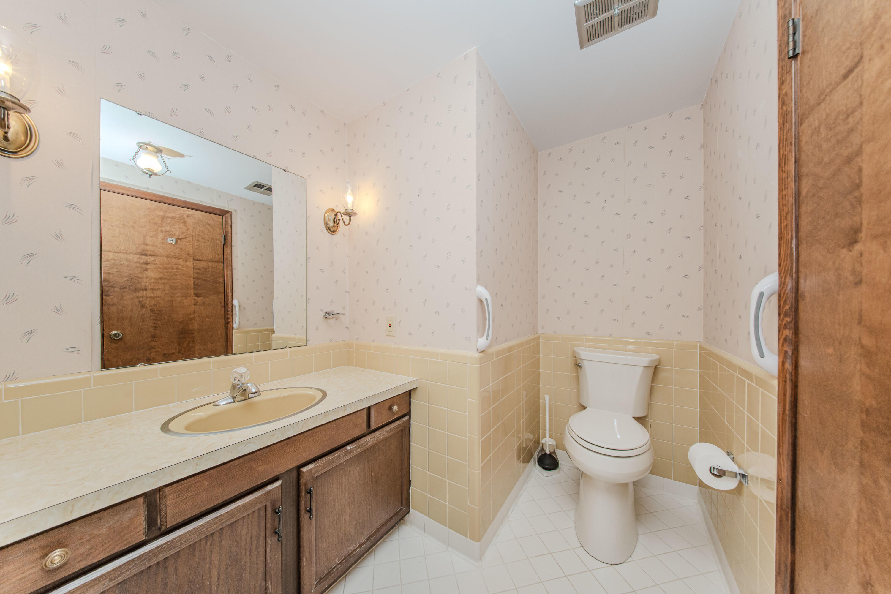 4710 Cove Road West Bloomfield, MI 48323 - Photo 95 of 121 13725012083_156