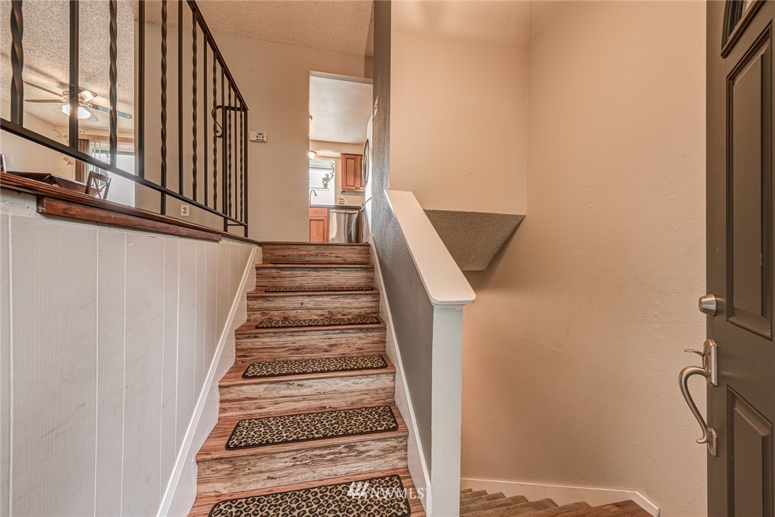 2528 191st Street Southeast Bothell, WA 98012 - Photo 5 of 34 Gallery Image 5