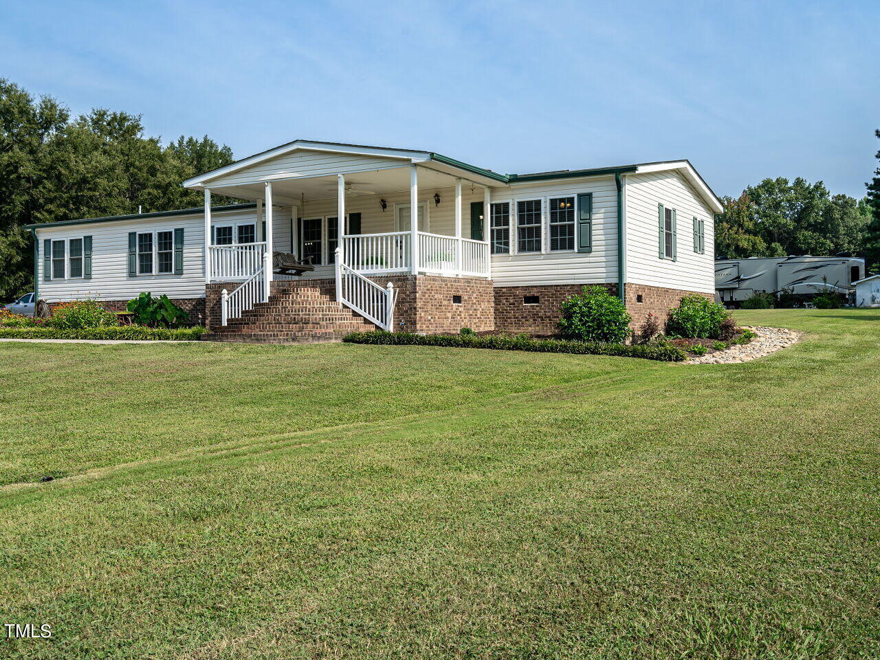 8437 Cunningham Road Zebulon, NC 27597 - Photo 3 of 33 003-1280x960-corner-view