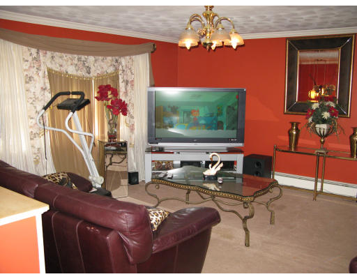 10 Tomaso Road Milford, MA 01757 - Photo 6 of 20 Gallery Image 6