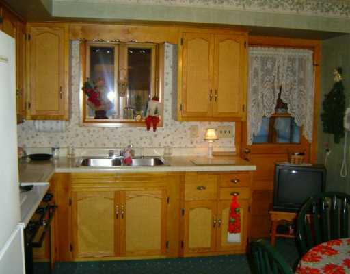 169 Ridgevue Road New Brighton, PA 15066 - Photo 4 of 8 Kitchen.