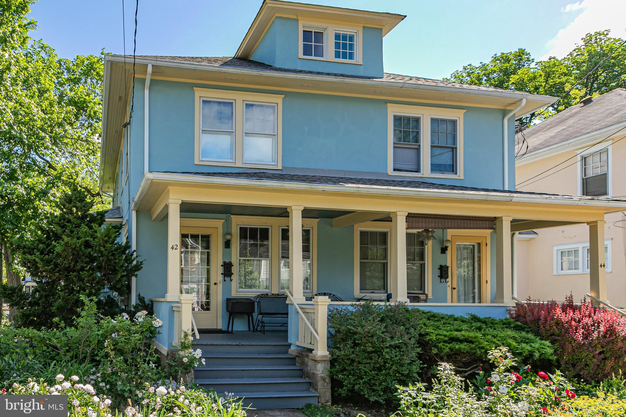 42 Markham Road Princeton, NJ 08540 - Photo 2 of 17 front view of a house