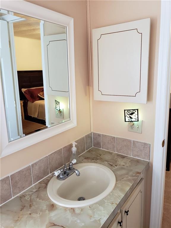 7490 Blackhawk Road, Unit 10 Micco, FL 32976 - Photo 18 of 32 Gallery Image 18