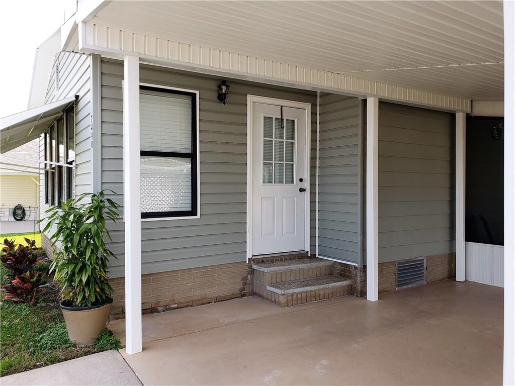 7490 Blackhawk Road, Unit 10 Micco, FL 32976 - Photo 6 of 32 Gallery Image 6