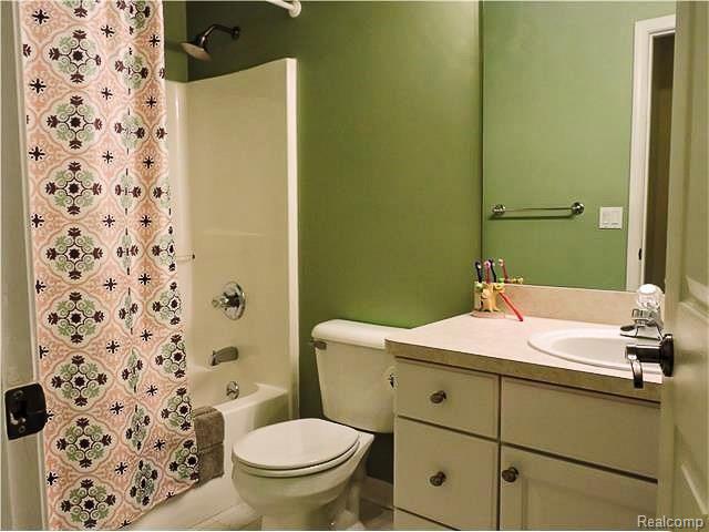 3994 May Center Road Lake Orion, MI 48360 - Photo 17 of 26 15.jpg