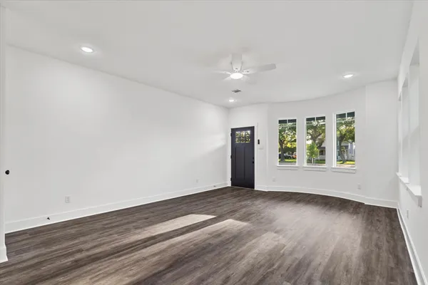 $2,000 | 227 South Broadway Street, La Porte, TX 77571