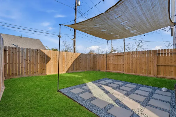 $2,000 | 227 South Broadway Street, La Porte, TX 77571