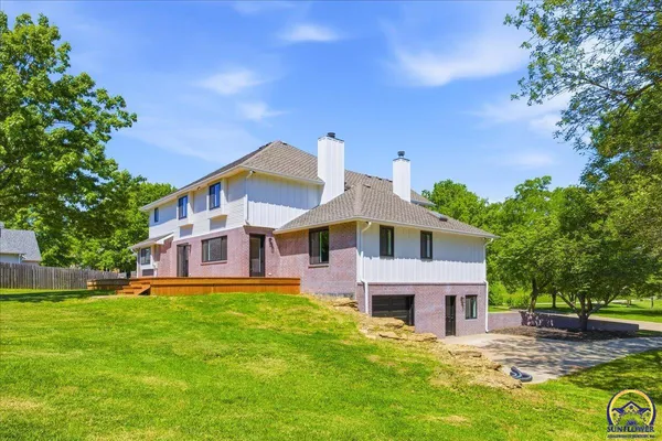 $939,900 | 1545 West 20th Park Place, Emporia, KS 66801