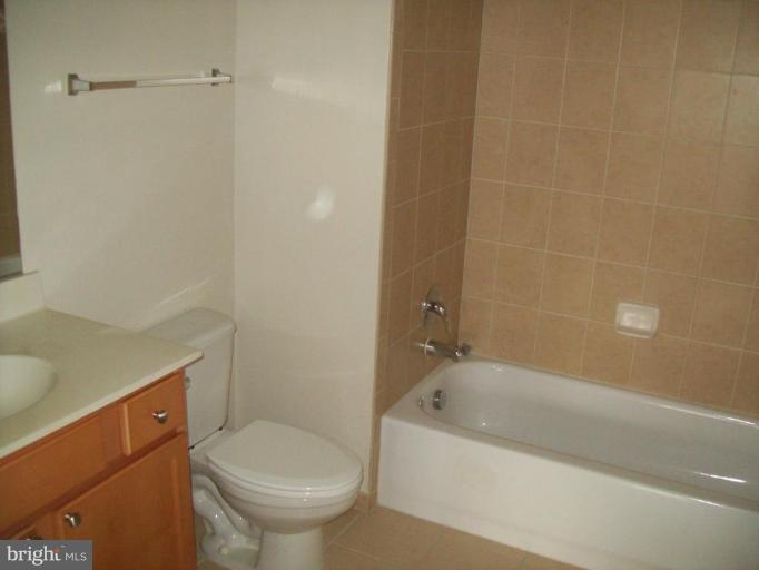 12000 Market Street, Unit 455 Reston, VA 20190 - Photo 6 of 11 Bath #1