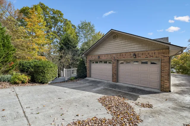 $1,250,000 | 176 Bluegreen Way, Rockwood, TN 37854