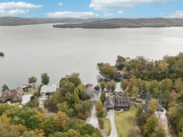 $1,250,000 | 176 Bluegreen Way, Rockwood, TN 37854