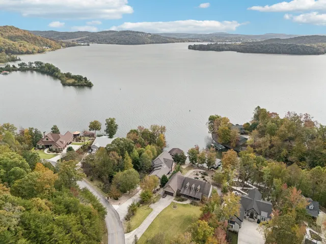 $1,250,000 | 176 Bluegreen Way, Rockwood, TN 37854