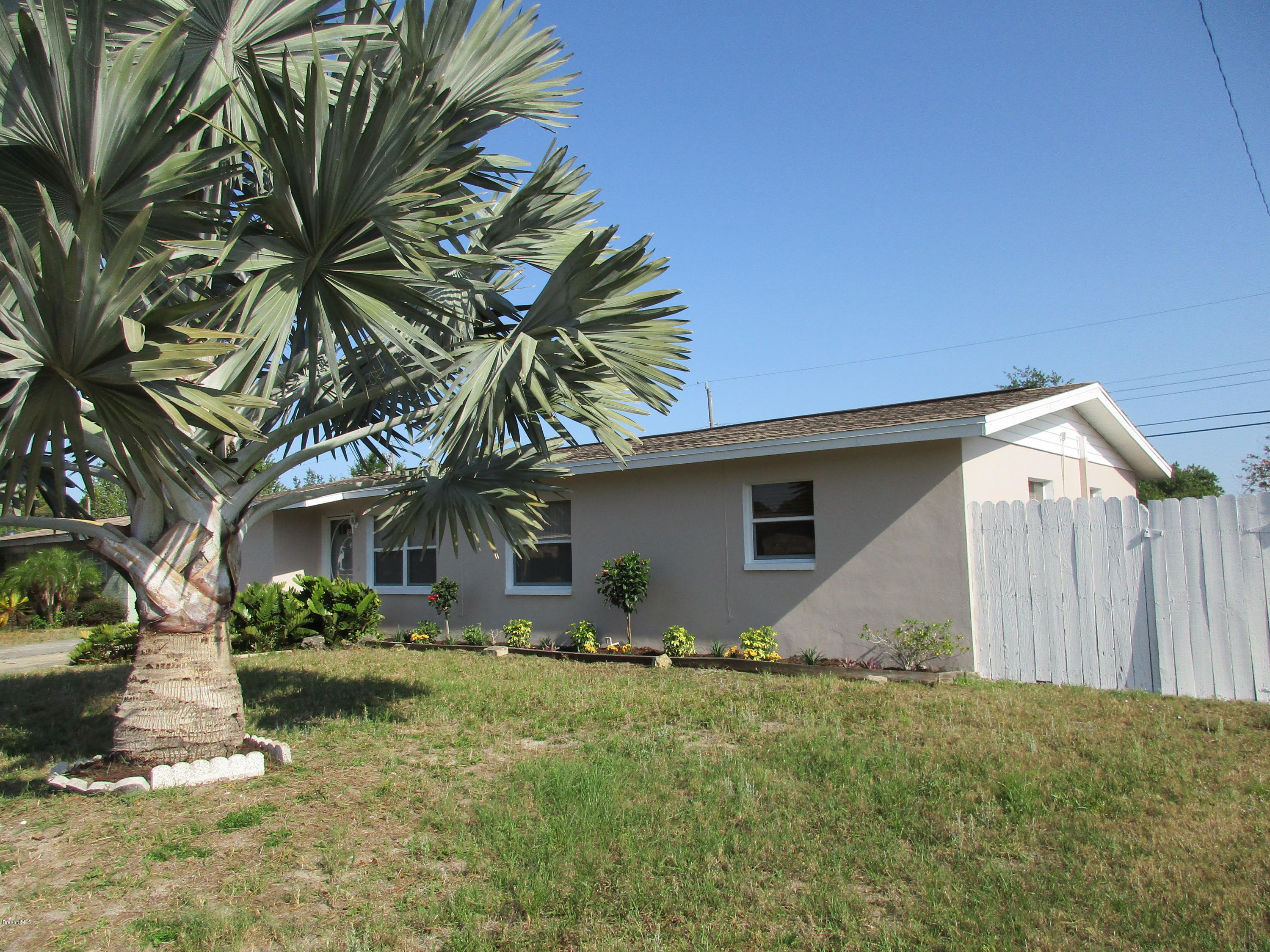 2768 North Breeze Road Melbourne, FL 32935 - Photo 2 of 28 IMG_0232