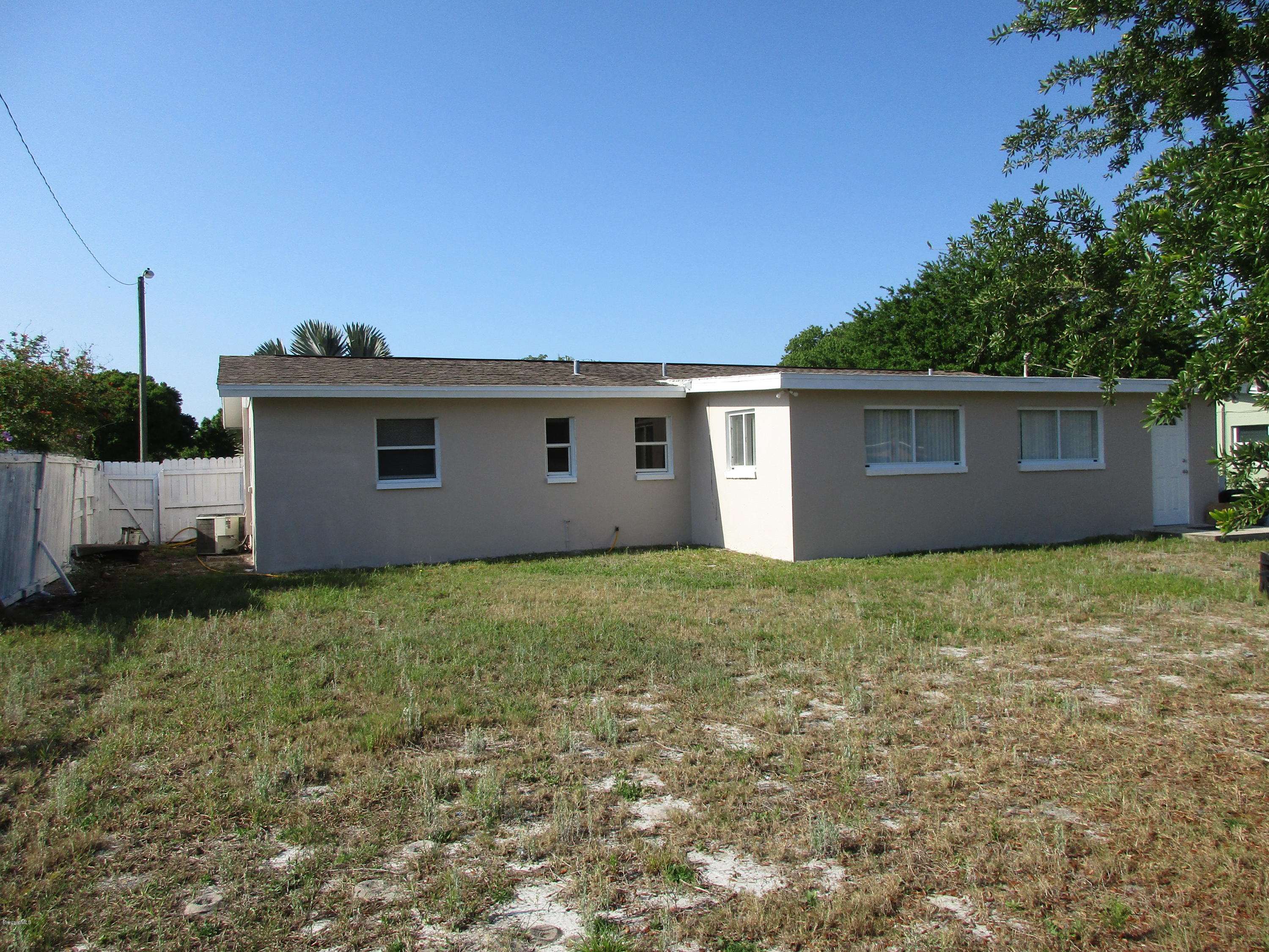 2768 North Breeze Road Melbourne, FL 32935 - Photo 5 of 28 IMG_0238