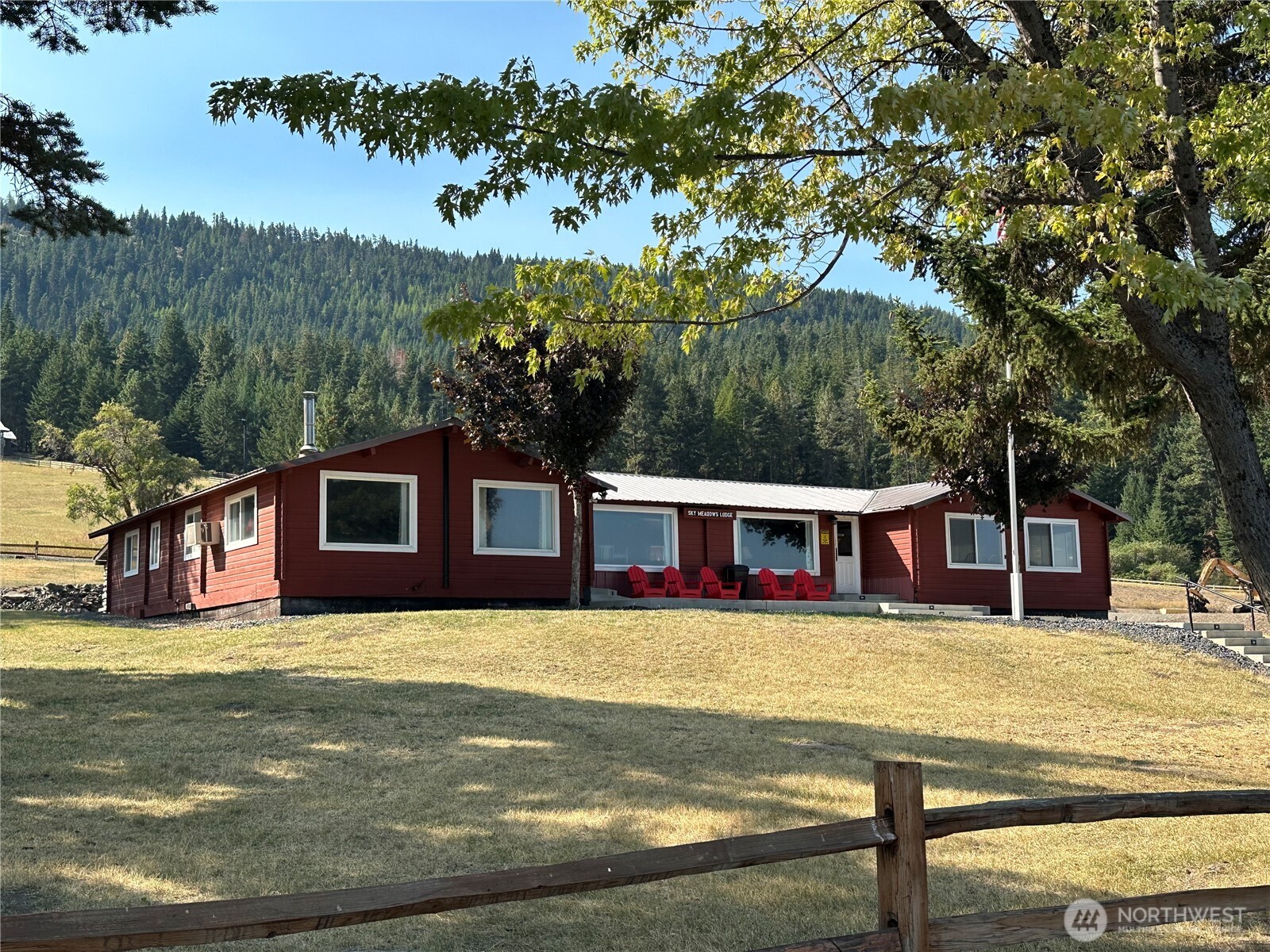 680 Horse Heaven Road Cle Elum, WA 98922 - Photo 10 of 11 a view of a house with a big yard
