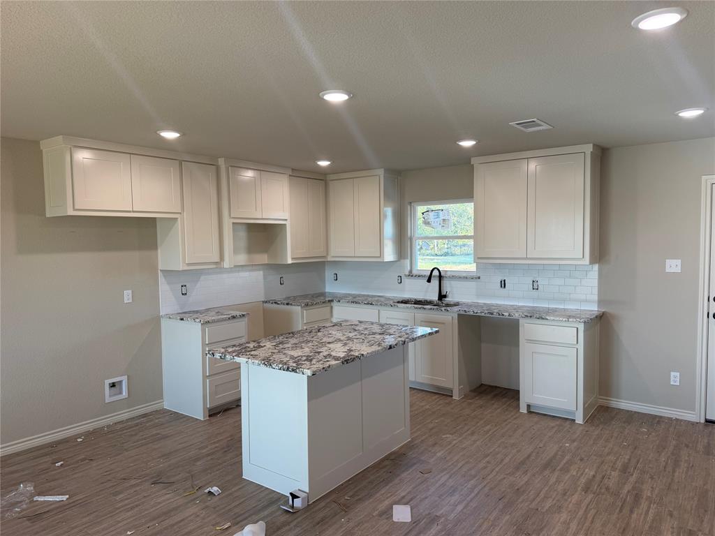 176 Altom Road Springtown, TX 76082 - Photo 2 of 6 Gallery Image 2