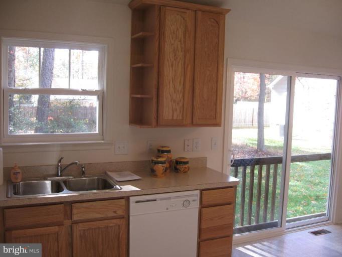 Forest Grove Road Colonial Beach, VA 22443 - Photo 8 of 27 Kitchen/Dining Room