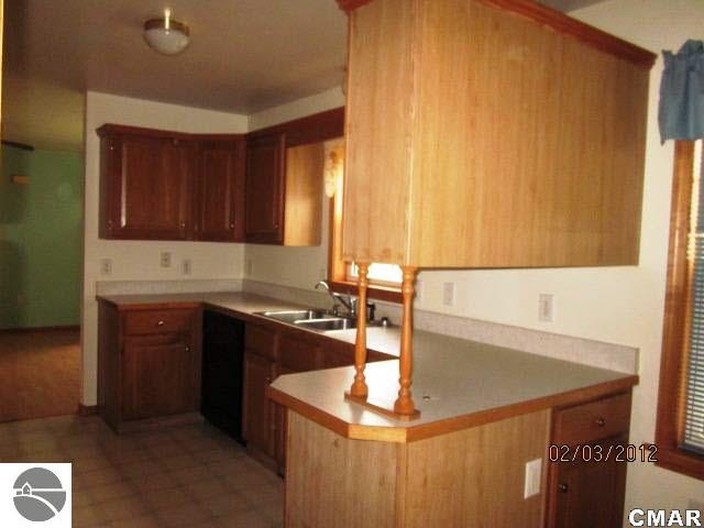 8040 Holland Lake Road Carson City, MI 48811 - Photo 4 of 16 1769994-3.JPG