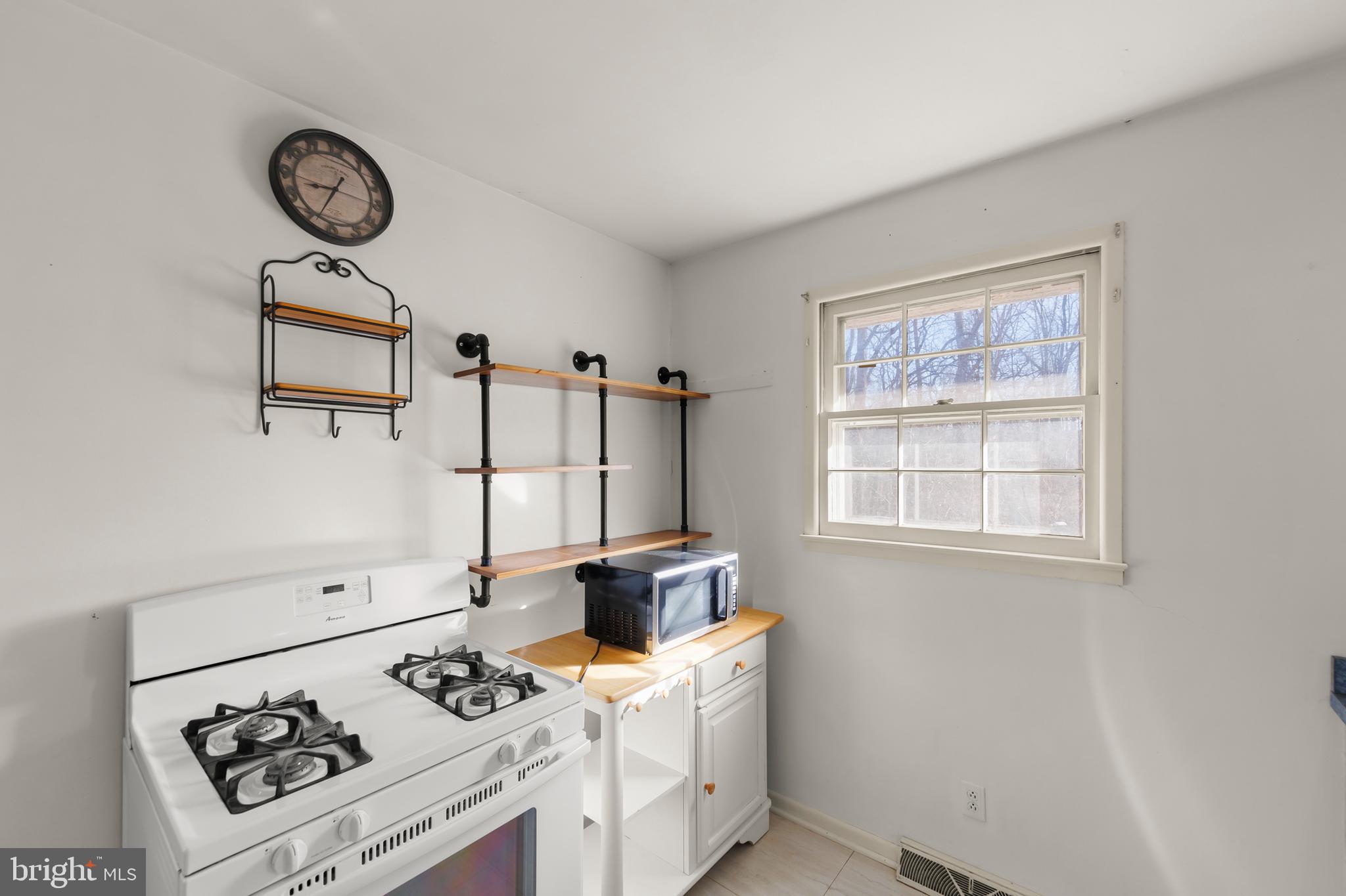 304 Garden Road Berryville, VA 22611 - Photo 12 of 36 Kitchen