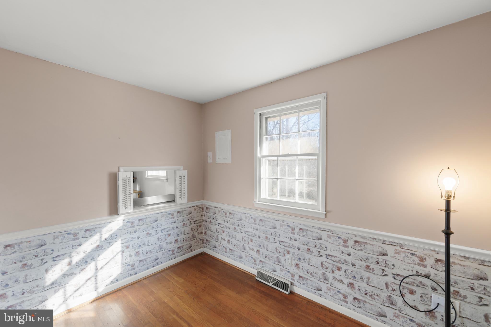 304 Garden Road Berryville, VA 22611 - Photo 13 of 36 Dining room w/ pass through to kitchen