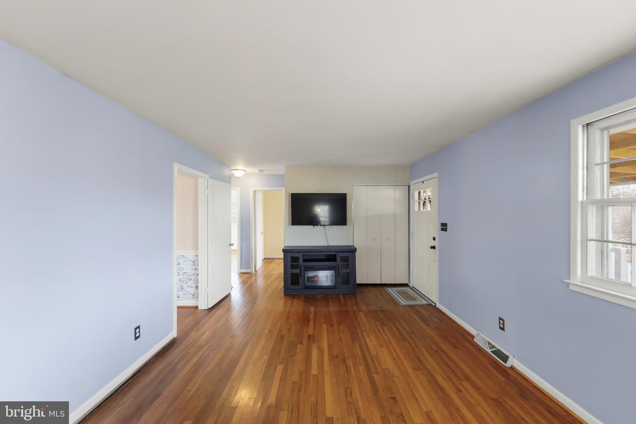 304 Garden Road Berryville, VA 22611 - Photo 7 of 36 Living room