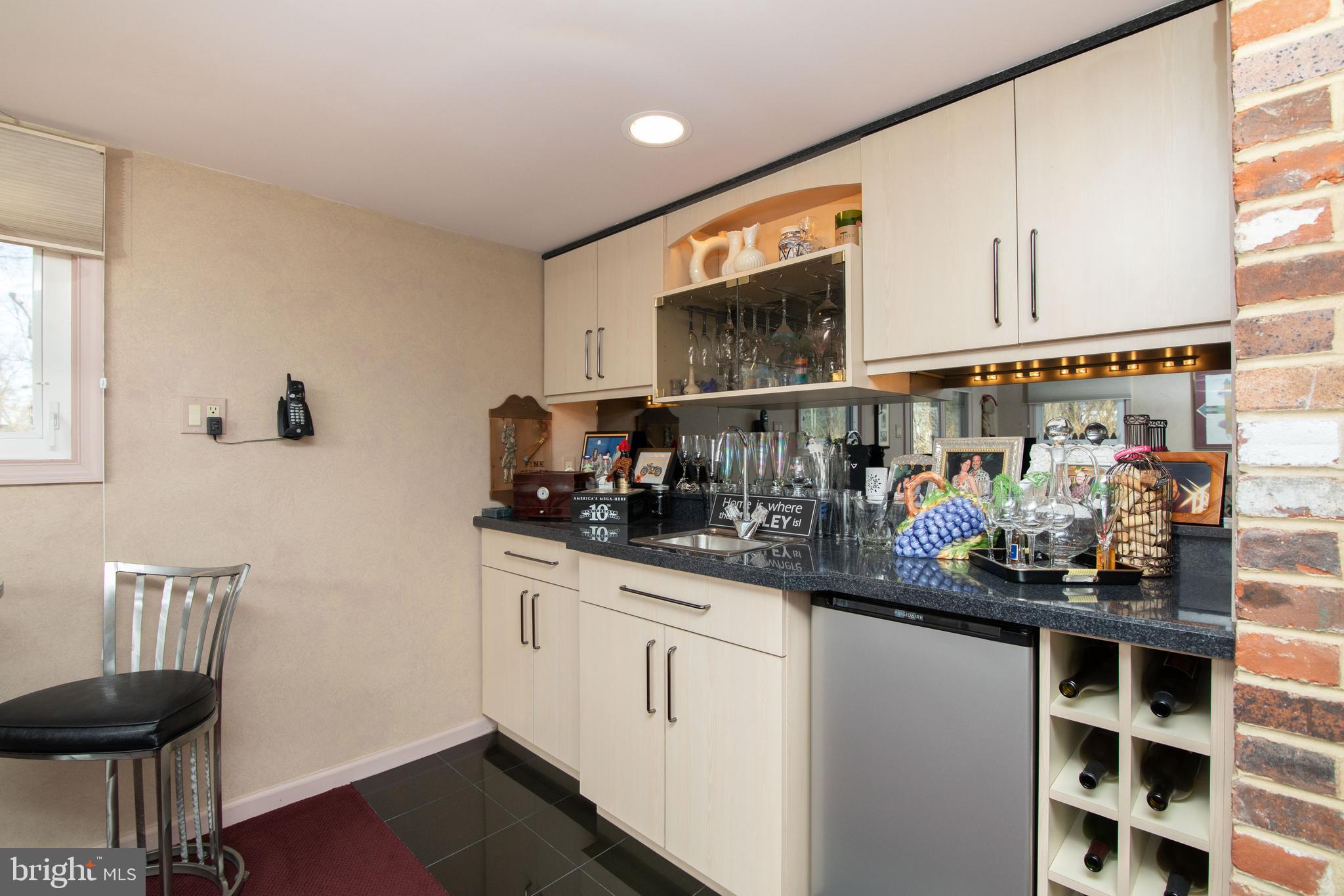 41 Clemson Road Cherry Hill, NJ 08034 - Photo 23 of 32 Wet bar with cabinetry