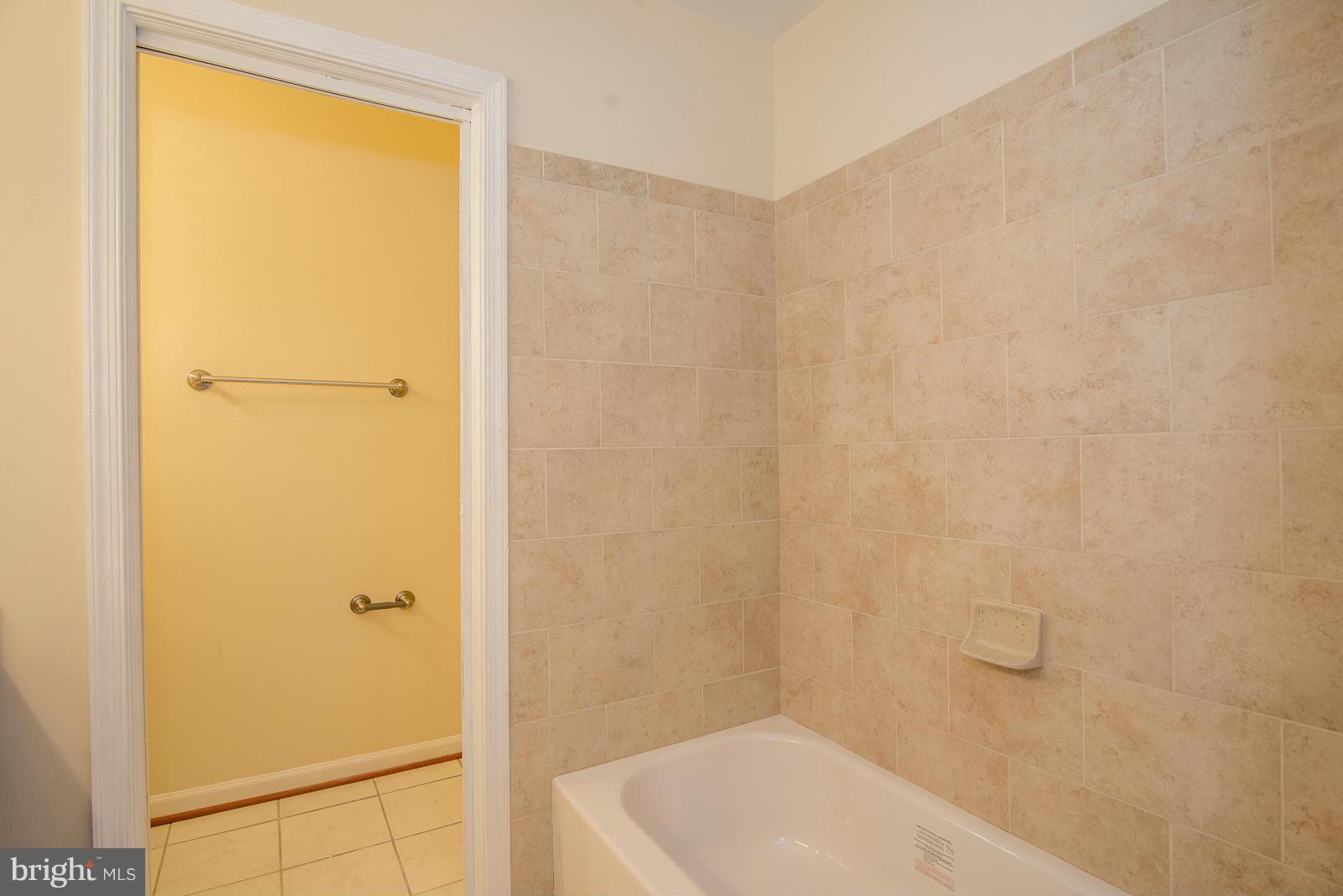 8451 Lakinhurst Lane Springfield, VA 22152 - Photo 11 of 27 Bath (Master)