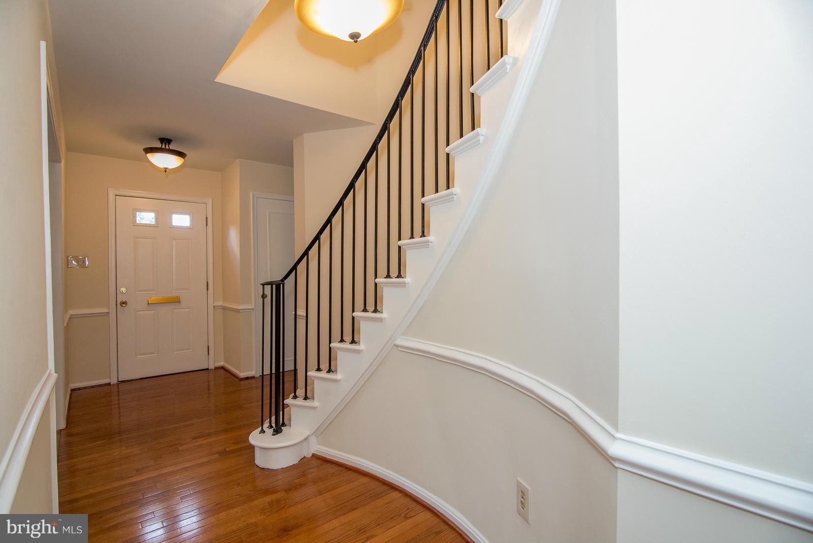 8451 Lakinhurst Lane Springfield, VA 22152 - Photo 3 of 27 Interior (General)